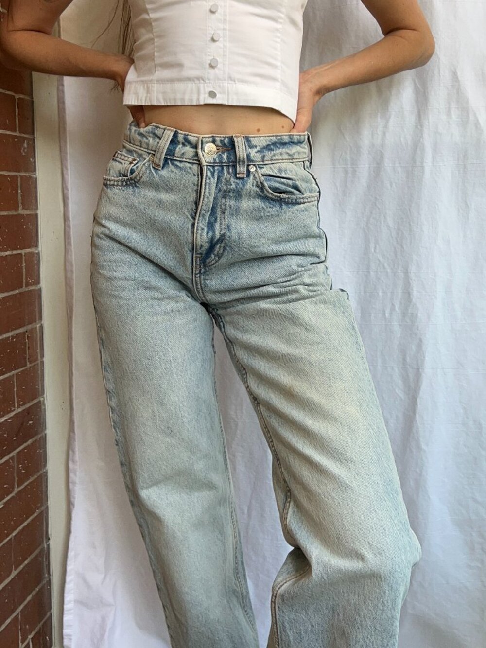 Zara High Rise 100% Cotton Light Wash Straight Leg Jeans Size USA 0